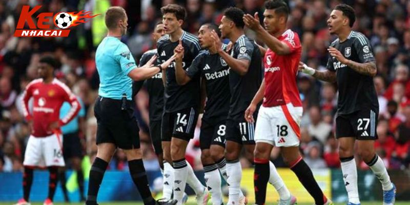 Man Utd đấu với Aston Villa