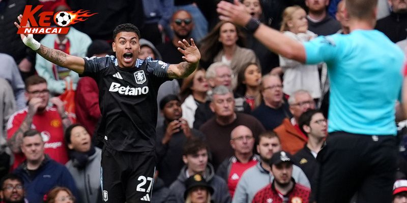 Man Utd đấu với Aston Villa - Tình huống gây nên nhiều làn sóng phẫn nộ